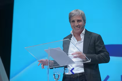 medidas Caputo dólares Argentina 2025