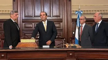 renuncia de García Mansilla
